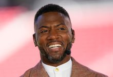 Photo of Ryan Clark’s Pivot25 Productions Receives Investment From Former Starbucks CEO – AfroTech